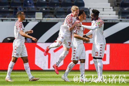 德国卫生部长:德甲“幽灵赛”可在5月中下旬重启 德国卫生部长:德甲“幽灵赛”可在5月中下旬重启